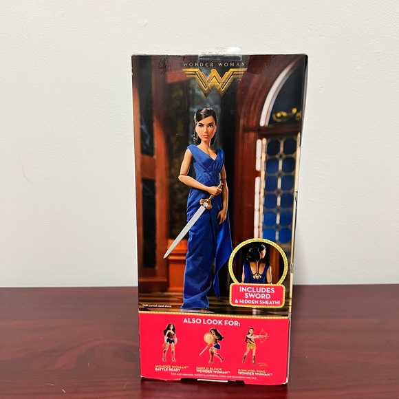 Wonder Woman - Picture 6 of 6